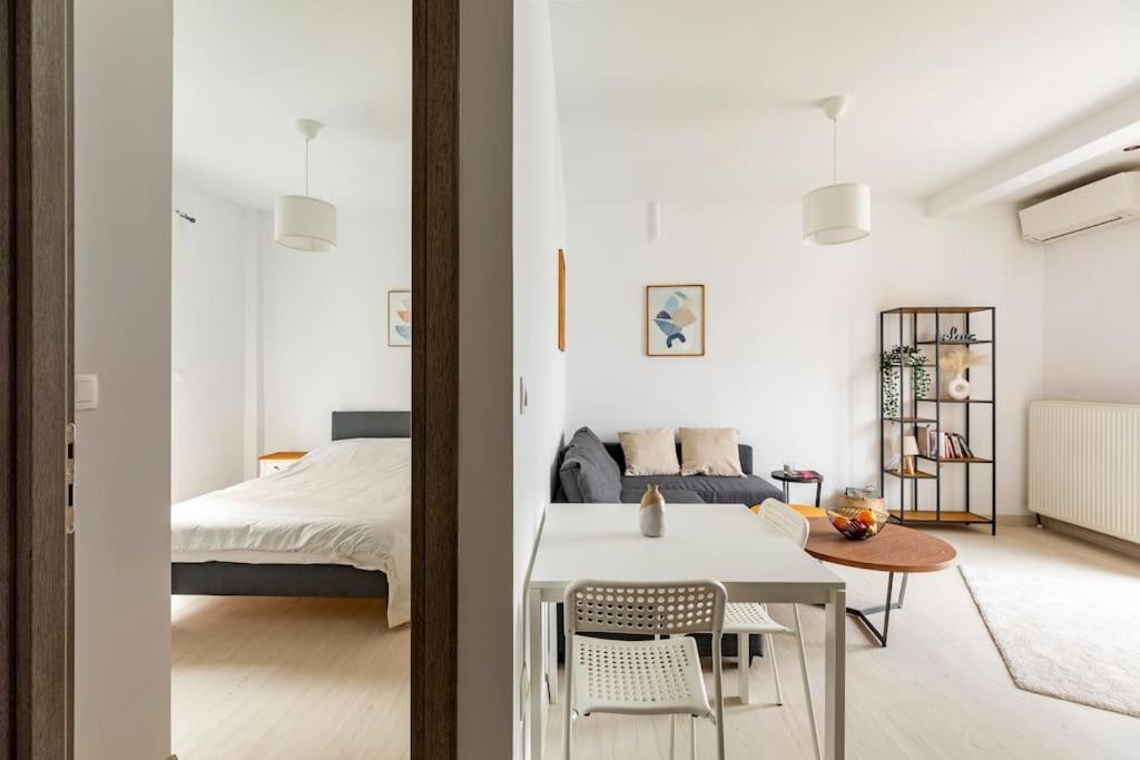 2 Bedroom Luxury Apartment テッサロニキ エクステリア 写真