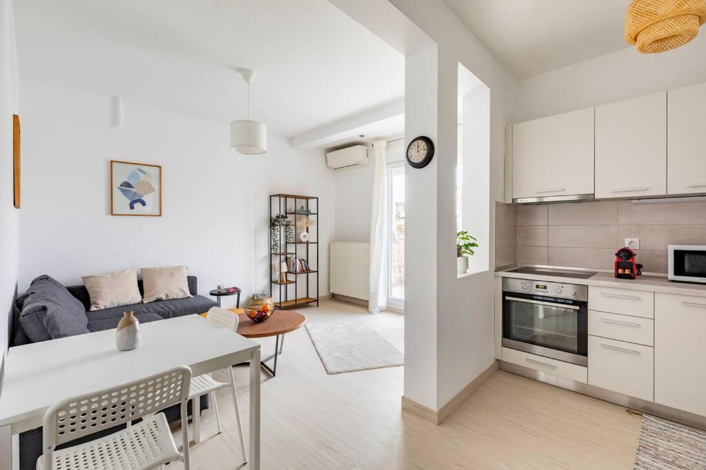 2 Bedroom Luxury Apartment テッサロニキ エクステリア 写真