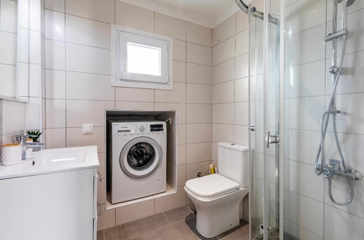2 Bedroom Luxury Apartment テッサロニキ エクステリア 写真